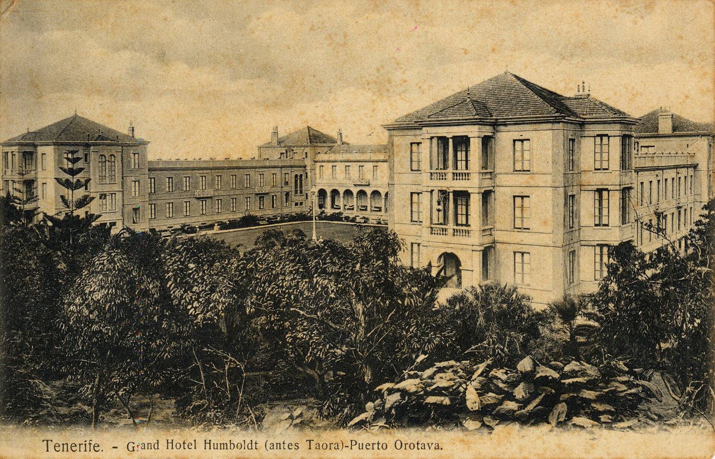 The Grand Hotel Taoro and its gardens in Puerto de la Cruz, 1893