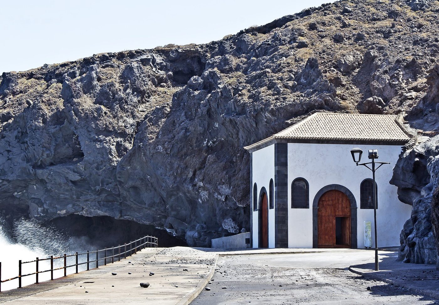 The chapel of San Blas, built in front of the cave of Achbinico