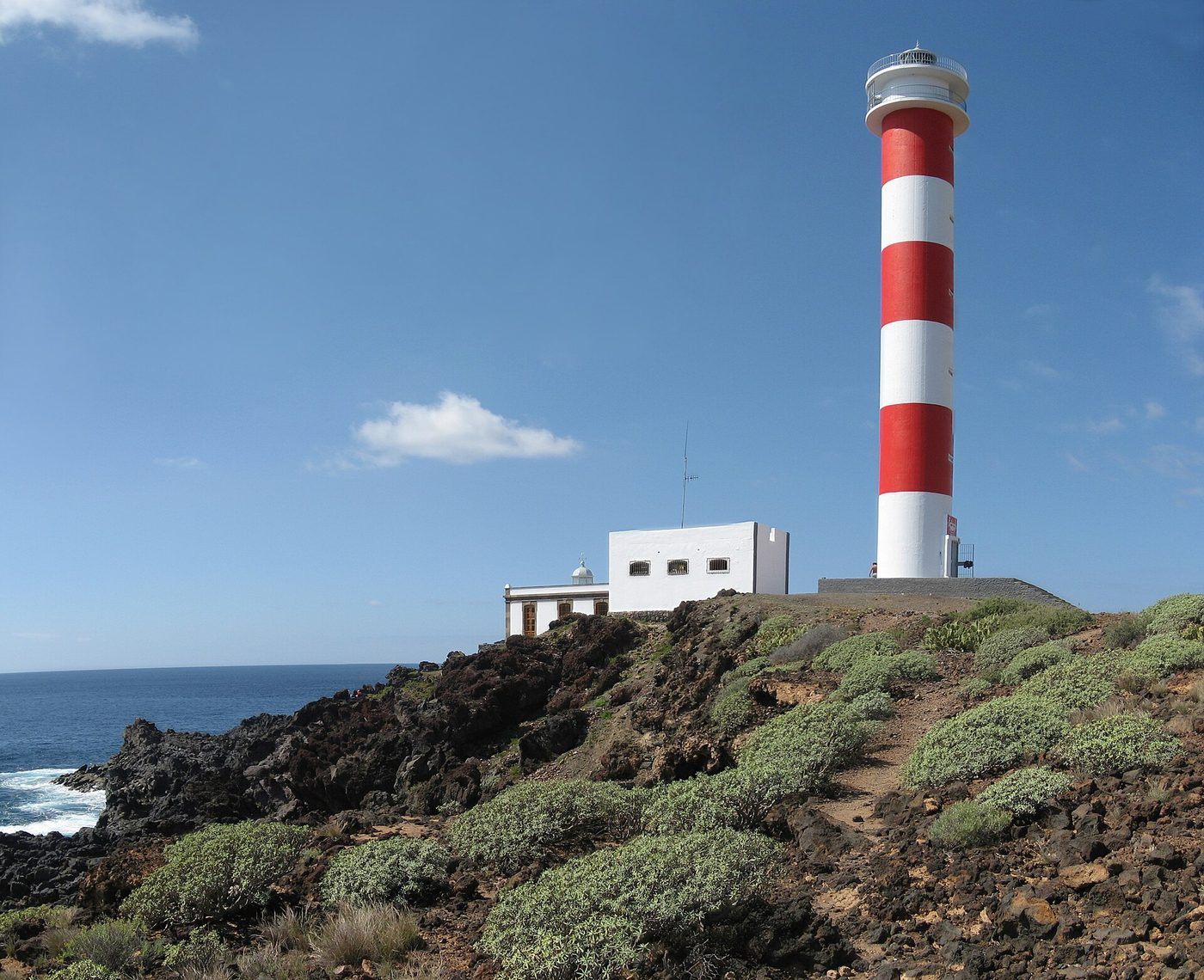 The lighthouse of Punta de Rasca, at the edge of the malpaís