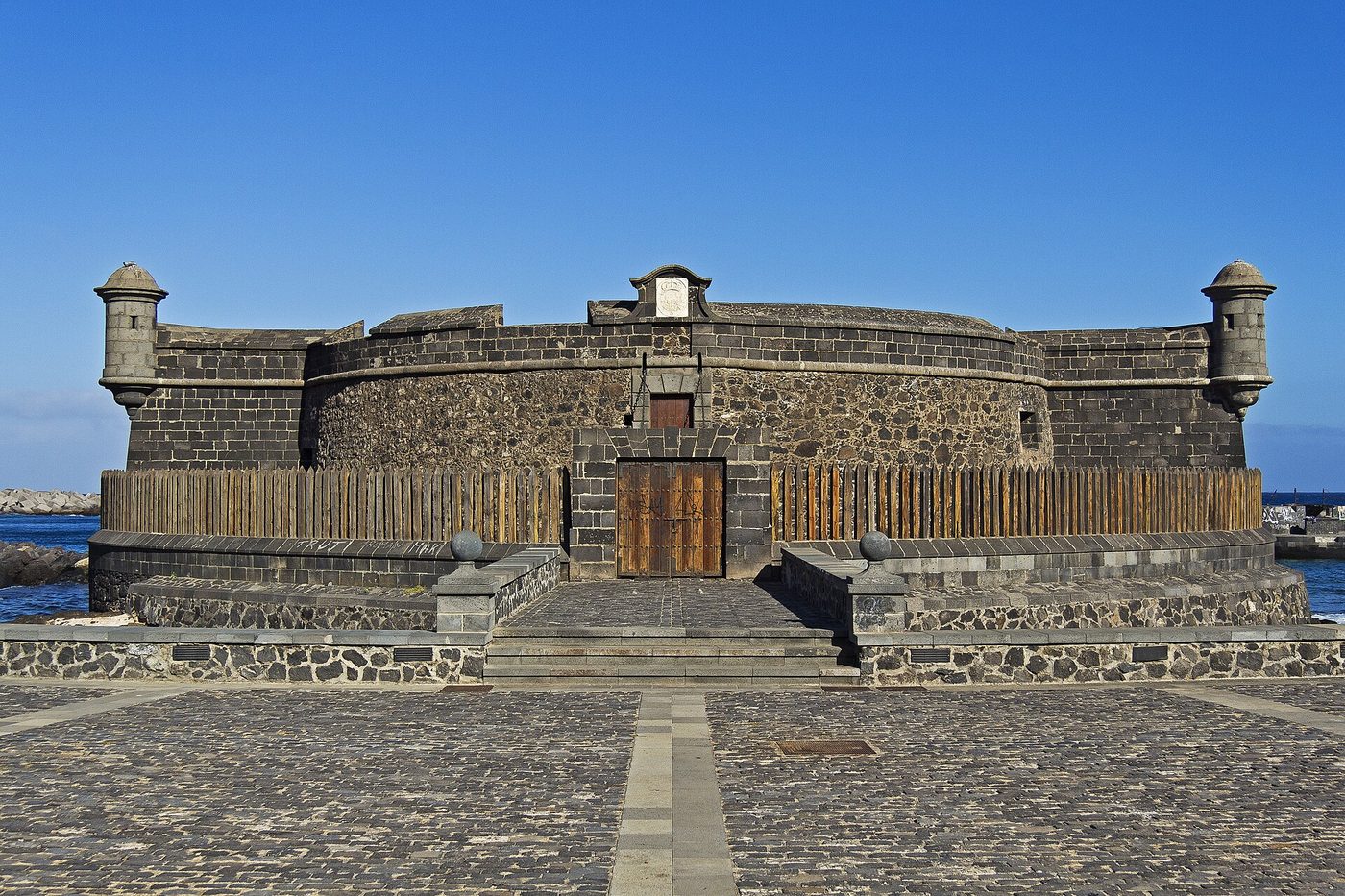 The Castillo de San Juan, built in 1641 to guard the south of the bay